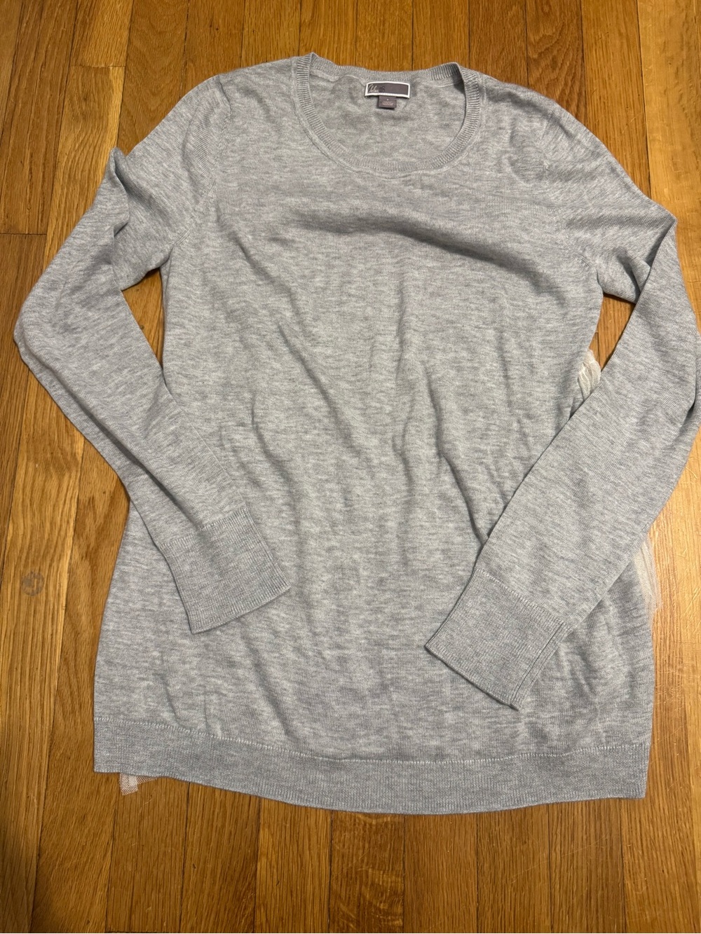 Chelsea28 Light Gray Long Sleeve Crewneck Sweater